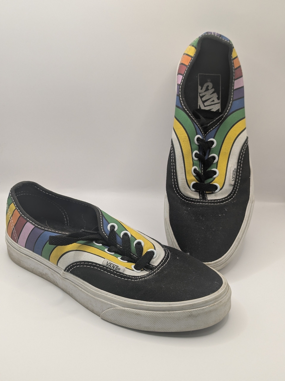 Vans Women's Black Rainbow Stripe Low-Top Sneakers